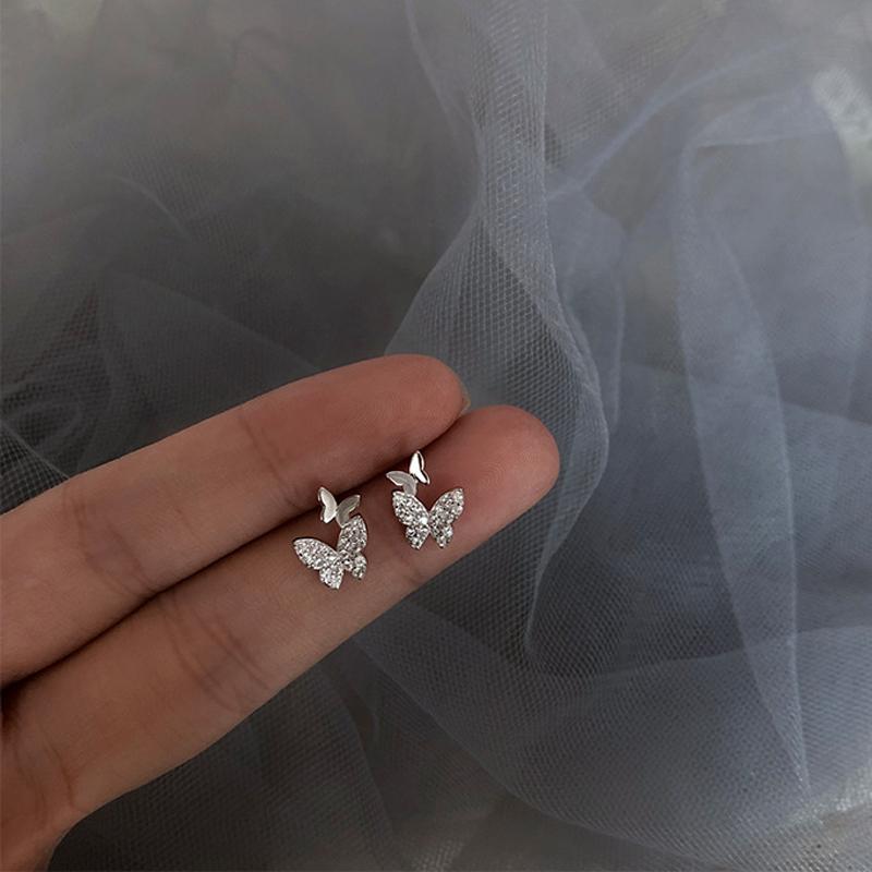 Новые серьги-клипсы в корейском стиле из серебра 925 пробы в виде бабочки для женщин, сверкающие цирконами, клипсы-каффы, свадебные, вечерние украшения, подарки
Новые серьги-клипсы в корейском стиле из серебра 925 пробы в виде бабочки для женщин, сверкающие цирконами, клипсы-каффы, свадебные, вечерние украшения, подарки