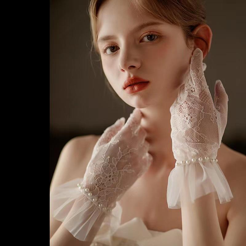 Gothic Lolita Mesh Bow Flower Sweet Wristband Maid Cosplay Accessory Bride Wedding Japanese Soft Girl Black White Lace Gloves One Size
Gothic Lolita Mesh Bow Flower Sweet Wristband Maid Cosplay Accessory Bride Wedding Japanese Soft Girl Black White Lace Gloves One Size