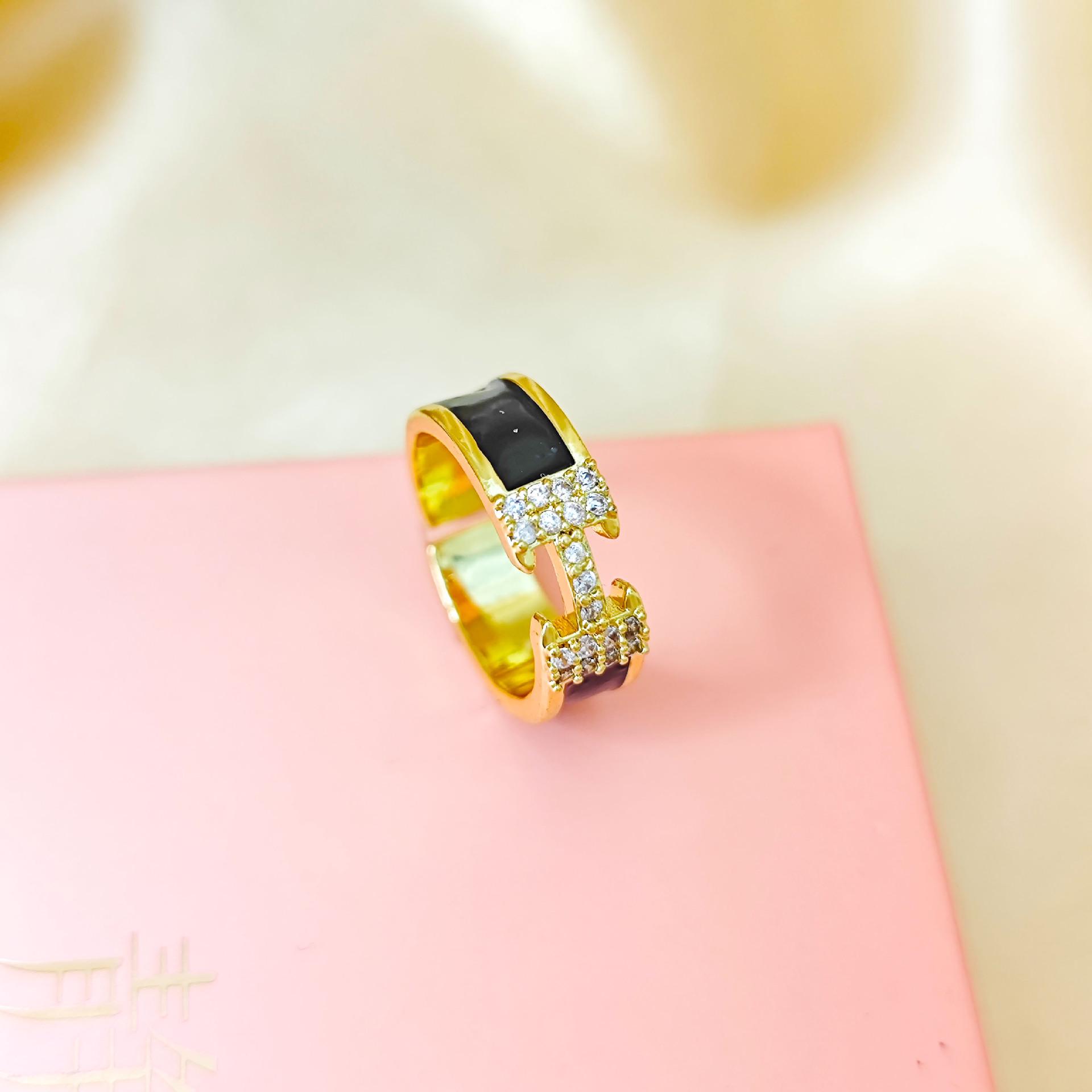 Micro-inlaid Zirconia Gold Plated Adjustable Ring with Letter Drip Oil - New Women s Accessory
Micro-inlaid Zirconia Gold Plated Adjustable Ring with Letter Drip Oil - New Women s Accessory