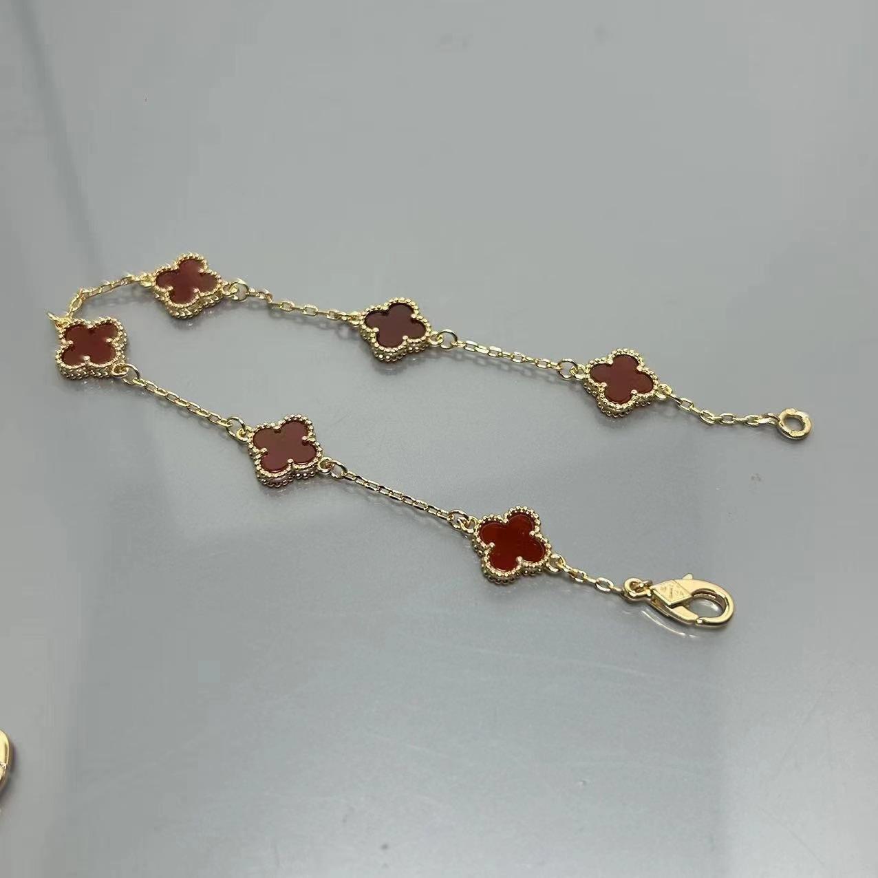 Високоякісний міні-браслет з чотирилисником з червоного агату з шістьма квітами, жіночий, для знаменитостей, високого класу
Високоякісний міні-браслет з чотирилисником з червоного агату з шістьма квітами, жіночий, для знаменитостей, високого класу