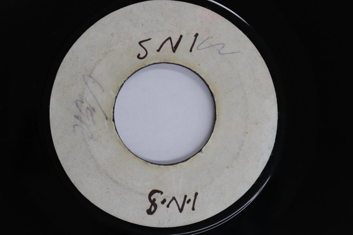 7inch Record MADAME DRACULA - Big Ten / Instrumental Version SB004 NOT ON LABEL 1973 UK Reggae, Ska & Dub Used
7inch Record MADAME DRACULA - Big Ten / Instrumental Version SB004 NOT ON LABEL 1973 UK Reggae, Ska & Dub Used