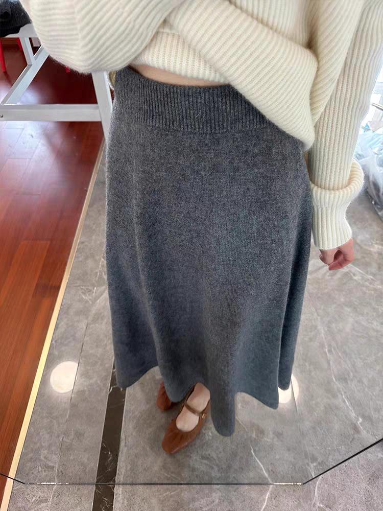 Autumn/Winter Soft Knit Midi Skirt: Elastic Waist, Comfortable, Slimming, Versatile, Straight Cut for Women. Small сірий колір
Autumn/Winter Soft Knit Midi Skirt: Elastic Waist, Comfortable, Slimming, Versatile, Straight Cut for Women. Small сірий колір