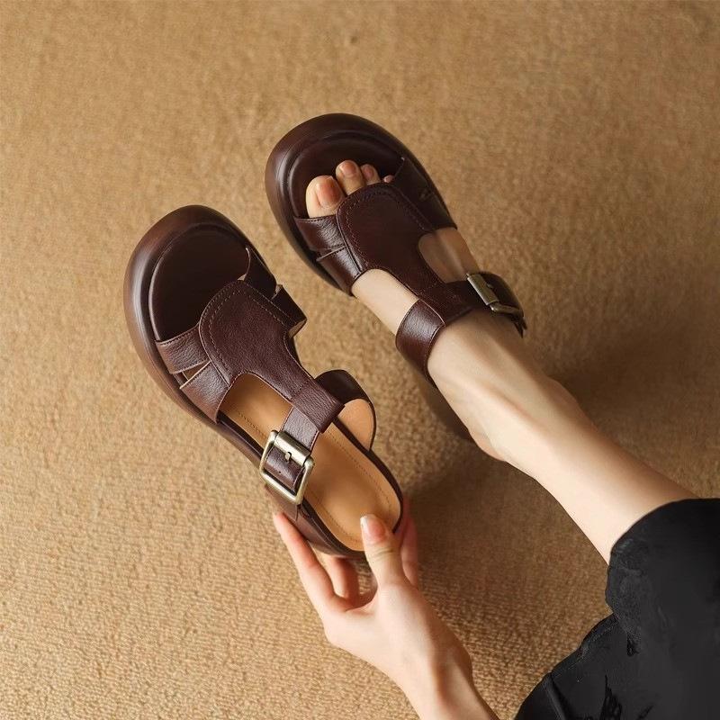 Retro style leather thick-bottomed high-heeled sandals women s outer wear 2025 summer new fashion open-toed thick-heeled lazy slippers 40 коричневый
Retro style leather thick-bottomed high-heeled sandals women s outer wear 2025 summer new fashion open-toed thick-heeled lazy slippers 40 коричневый