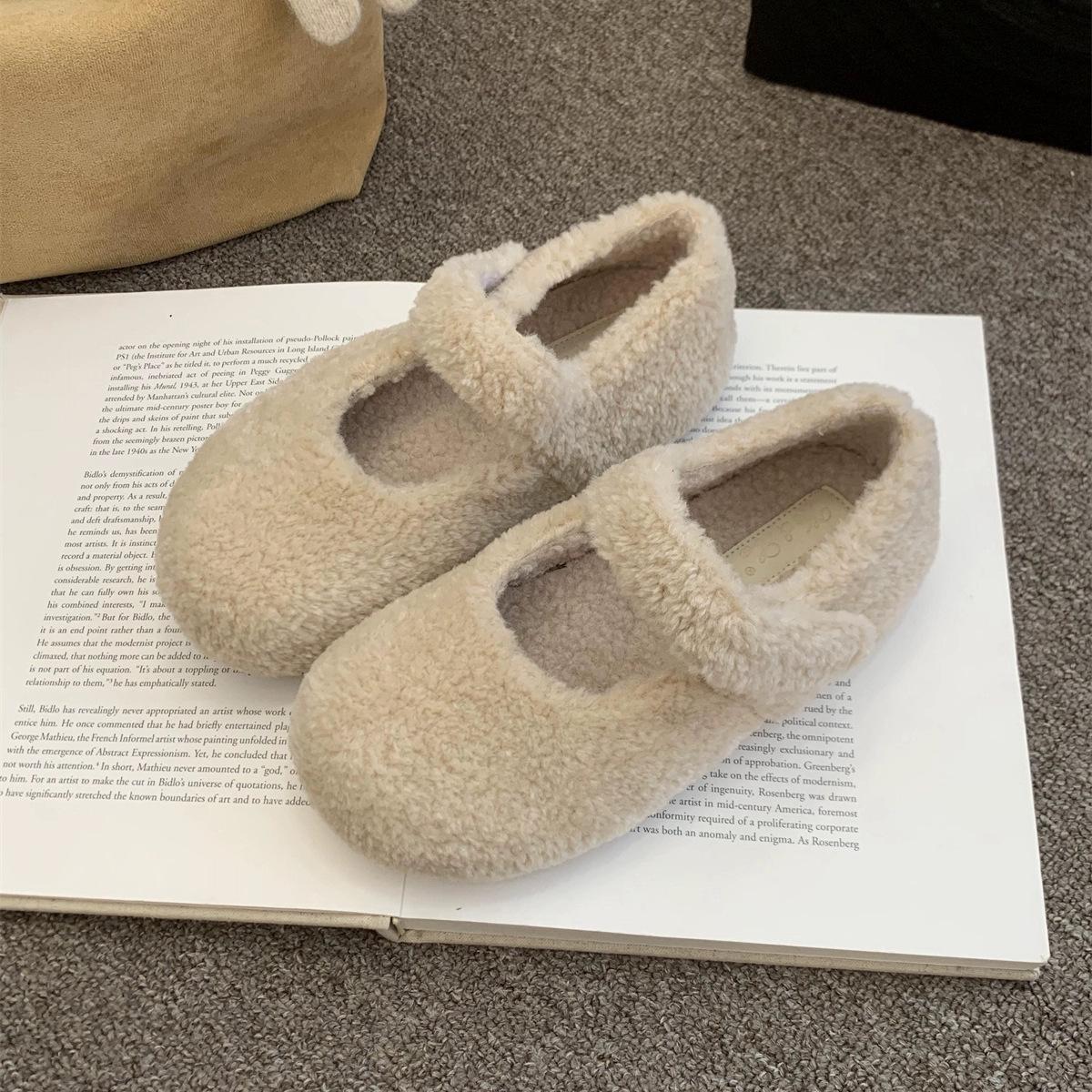 Grandma Mary Jane single shoes 2025 new flat-bottomed French retro small fragrant style commuting beanie shoes fluffy shoes women 39 абрикосовый
Grandma Mary Jane single shoes 2025 new flat-bottomed French retro small fragrant style commuting beanie shoes fluffy shoes women 39 абрикосовый