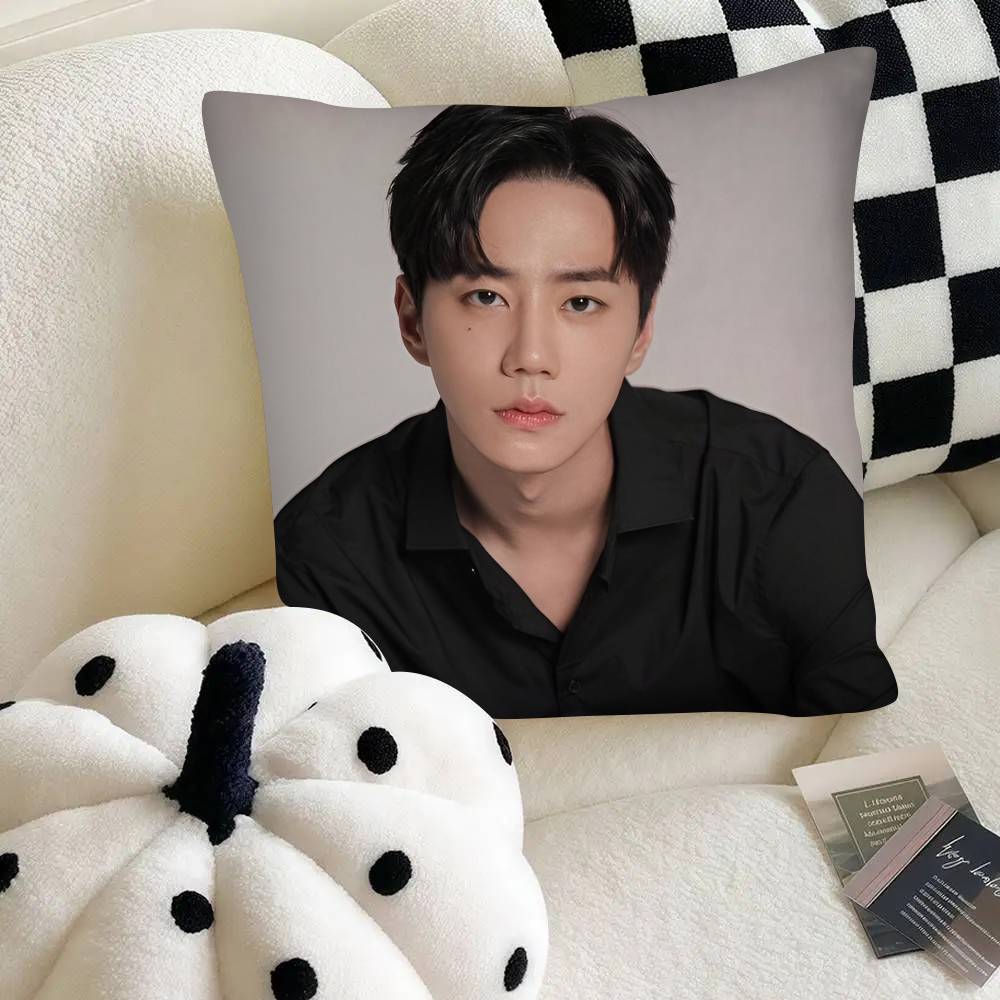 Kpop Горячий Певец Ли Чжун Ён Наволочка Модная Квадратная Наволочка Спальня Диван Комната Ins Декор Отдых 40x40 cm
Kpop Горячий Певец Ли Чжун Ён Наволочка Модная Квадратная Наволочка Спальня Диван Комната Ins Декор Отдых 40x40 cm