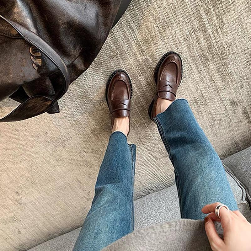 Версия из коровьей кожи~ Женские лоферы на платформе из натуральной кожи, черные, с круглым носком, на толстом каблуке, одинарная обувь, ретро, британские, ленивые, маленькие кожаные туфли 40
Версия из коровьей кожи~ Женские лоферы на платформе из натуральной кожи, черные, с круглым носком, на толстом каблуке, одинарная обувь, ретро, британские, ленивые, маленькие кожаные туфли 40