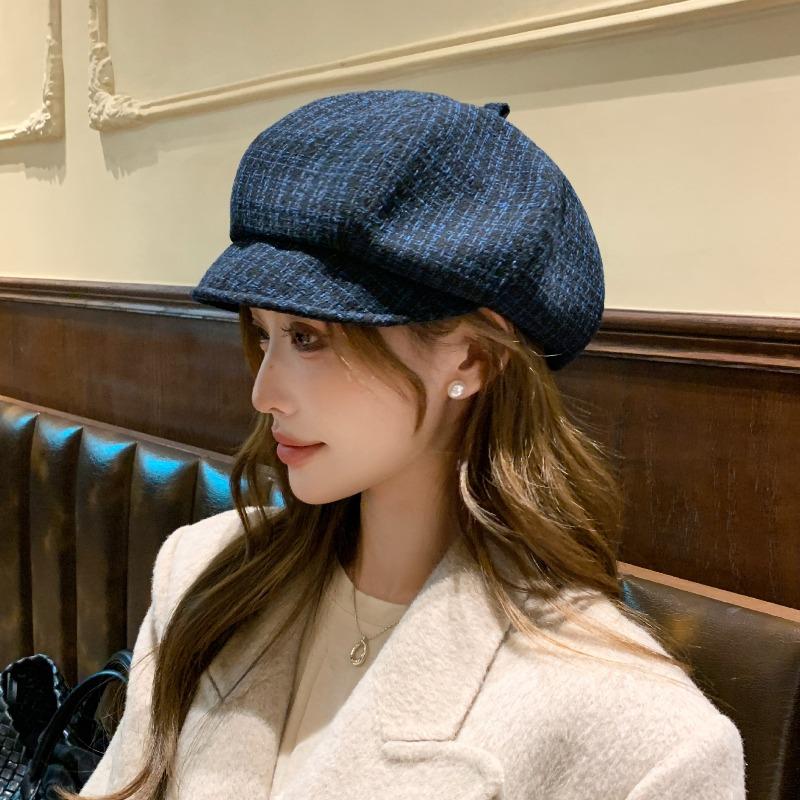 1pc Women Classic Beret Hat,Autumn Winter Warm Comfortable Color Mixing Embossed Newsboy Caps,Suitable for Outdoor Recreation One Size синій
1pc Women Classic Beret Hat,Autumn Winter Warm Comfortable Color Mixing Embossed Newsboy Caps,Suitable for Outdoor Recreation One Size синій