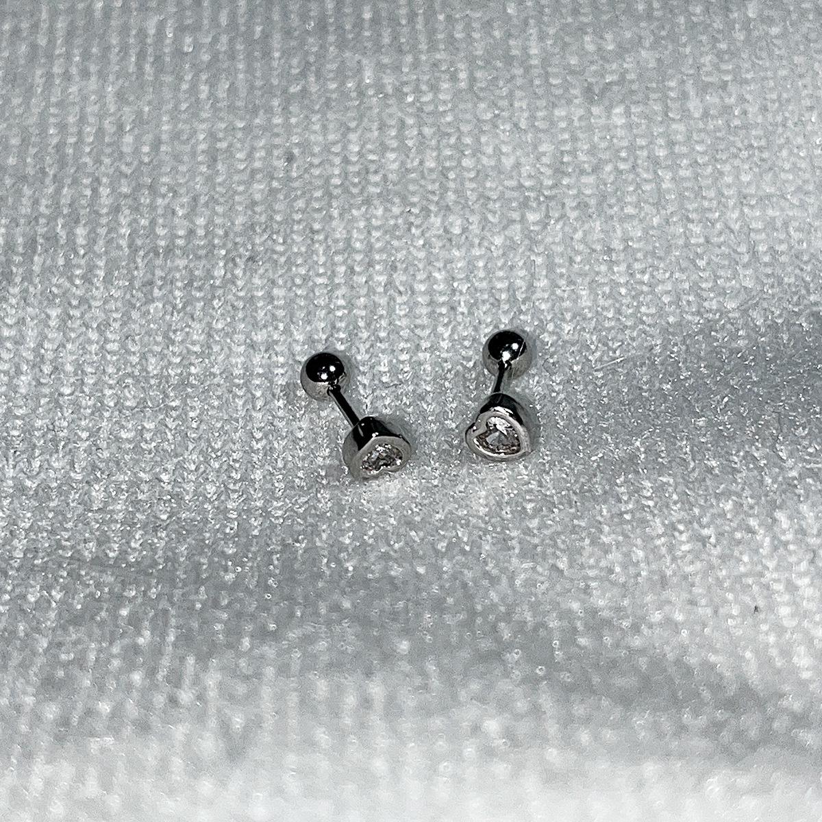 Разноцветные циркониевые серьги-косточки: Простой, модный, высококачественный и универсальный
Разноцветные циркониевые серьги-косточки: Простой, модный, высококачественный и универсальный