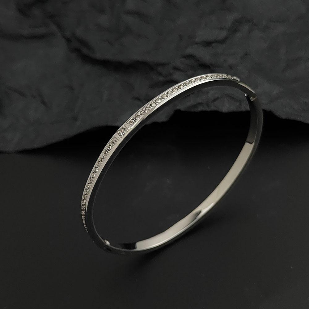 Charming Star Zircon Gold-plated Stainless Steel Women s Bracelet, Waterproof and Rust-free, Worn By Couples серебряный
Charming Star Zircon Gold-plated Stainless Steel Women s Bracelet, Waterproof and Rust-free, Worn By Couples серебряный