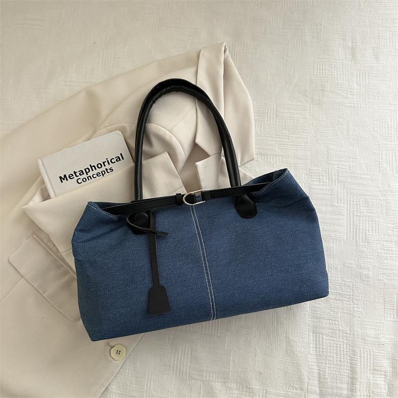 Retro Suede Plush Tote Bag - Large Capacity, Korean Niche Style, Single Shoulder Underarm Design for Commuting (2026 Edition) Standard
Retro Suede Plush Tote Bag - Large Capacity, Korean Niche Style, Single Shoulder Underarm Design for Commuting (2026 Edition) Standard