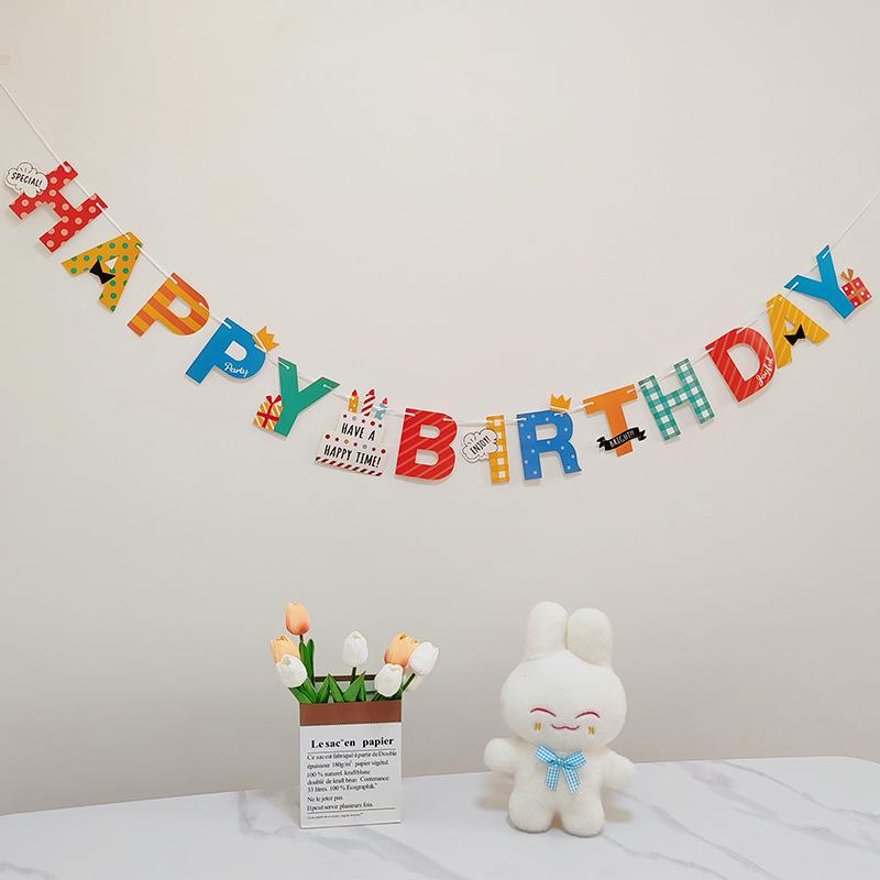 Красочные флажки «С днем рождения» для фотосессии на первый день рождения ребенка
Красочные флажки «С днем рождения» для фотосессии на первый день рождения ребенка