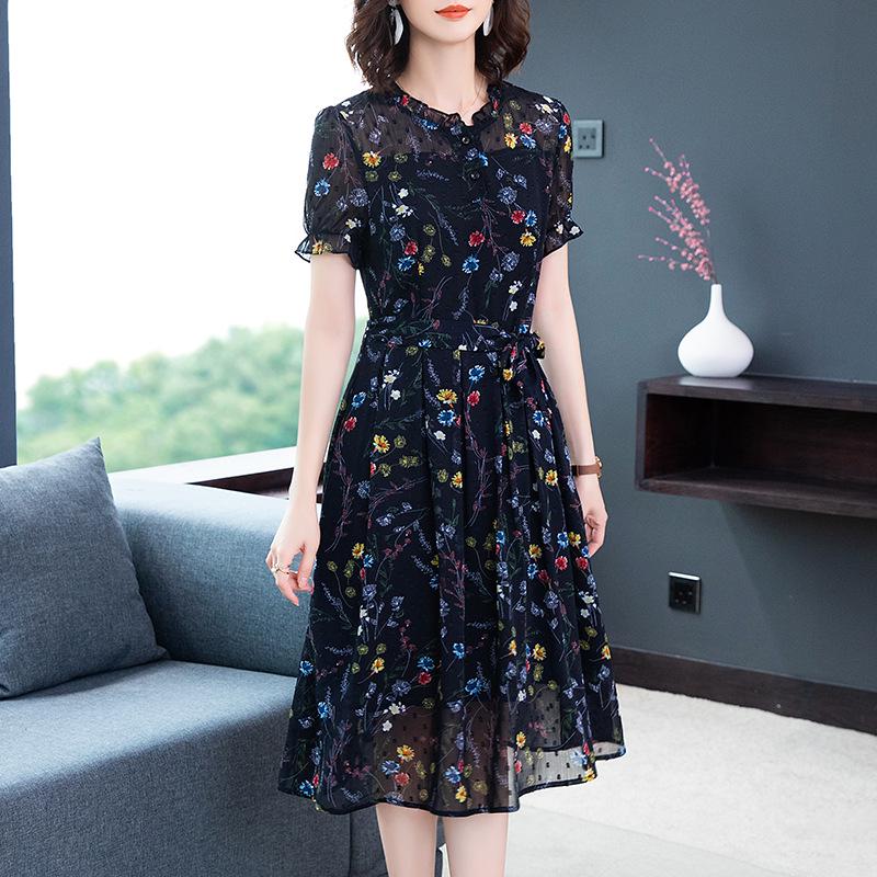 Plus Size Women s Floral Chiffon Dress - 2023 Summer Waist-Gathering Short Sleeve Fashion Dress 4XL чорний
Plus Size Women s Floral Chiffon Dress - 2023 Summer Waist-Gathering Short Sleeve Fashion Dress 4XL чорний