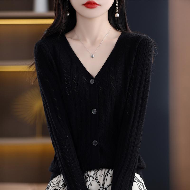 Кардиган из камвольной шерсти с V-образным вырезом для женщин на весну и осень, новый стиль рубашки для кондиционирования воздуха, вязаная куртка, тонкий топ XXL
Кардиган из камвольной шерсти с V-образным вырезом для женщин на весну и осень, новый стиль рубашки для кондиционирования воздуха, вязаная куртка, тонкий топ XXL