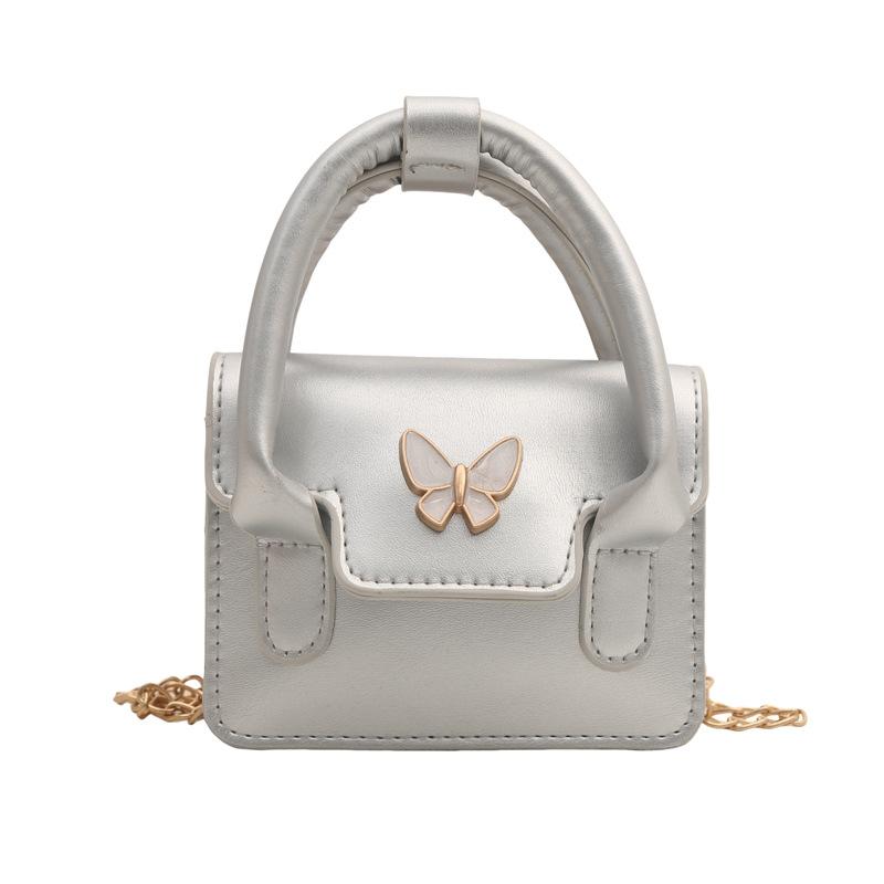 Літо 2024, нова популярна сумочка з бантом, текстура, модна жіноча сумочка на ланцюжку через плече, невелика квадратна форма, іноземний стиль срібний
Літо 2024, нова популярна сумочка з бантом, текстура, модна жіноча сумочка на ланцюжку через плече, невелика квадратна форма, іноземний стиль срібний