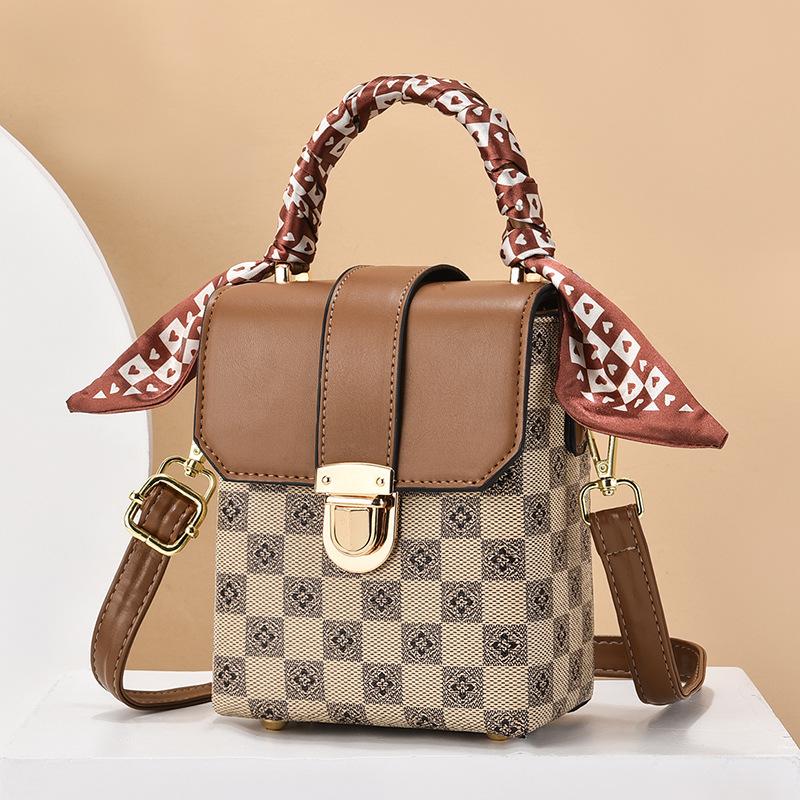 Women s bag new 2025 autumn trend handbag mobile phone bag one shoulder oblique span women s flower bag темные хаки
Women s bag new 2025 autumn trend handbag mobile phone bag one shoulder oblique span women s flower bag темные хаки