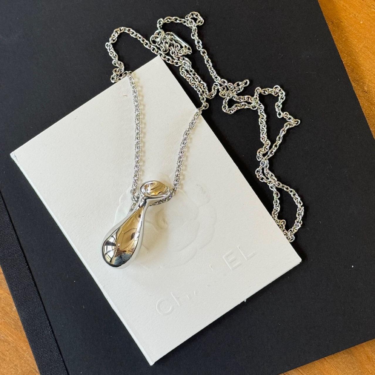 Habl плетеная сумка кулон ожерелье женский нишевый дизайн чувство универсальные аксессуары наборная цепочка на шею свитер цепочка
Habl плетеная сумка кулон ожерелье женский нишевый дизайн чувство универсальные аксессуары наборная цепочка на шею свитер цепочка