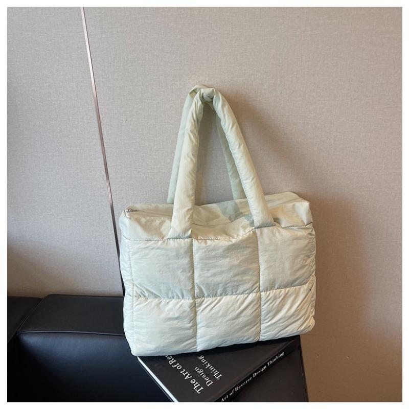 Новая пуховая сумка женская повседневная универсальная сумка-мессенджер для поездок на работу, хлопковая сумка для одежды большой вместимости, модная портативная сумка-тоут светло-зеленый
Новая пуховая сумка женская повседневная универсальная сумка-мессенджер для поездок на работу, хлопковая сумка для одежды большой вместимости, модная портативная сумка-тоут светло-зеленый