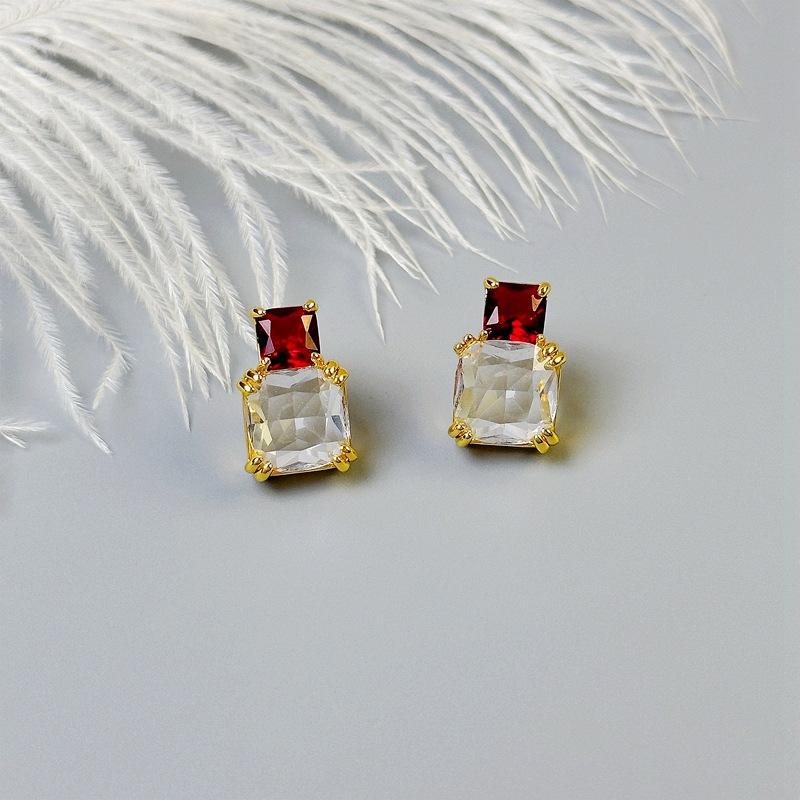 Internet Celebrity Fashion Light Luxury Versatile Earrings Geometric Zircon Square Stud Earrings High Sense Women S Earrings красный
Internet Celebrity Fashion Light Luxury Versatile Earrings Geometric Zircon Square Stud Earrings High Sense Women S Earrings красный