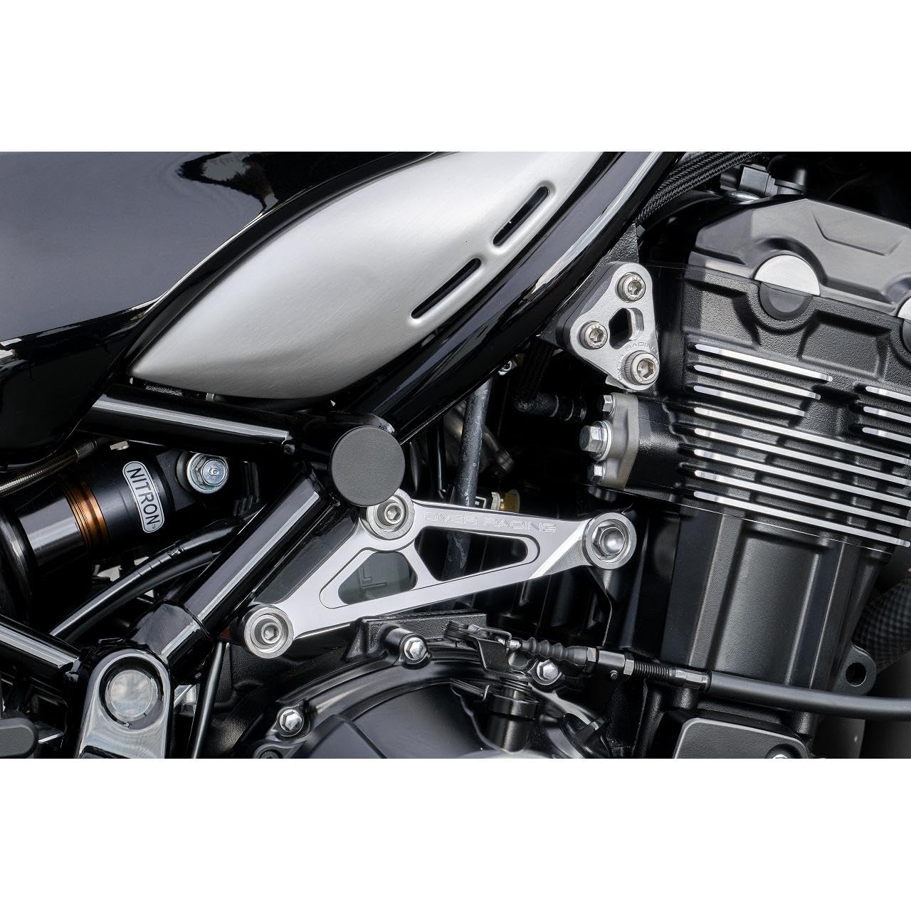 Кронштейн двигуна OVER Racing Срібний для Z900RS 57-71-05
Кронштейн двигуна OVER Racing Срібний для Z900RS 57-71-05