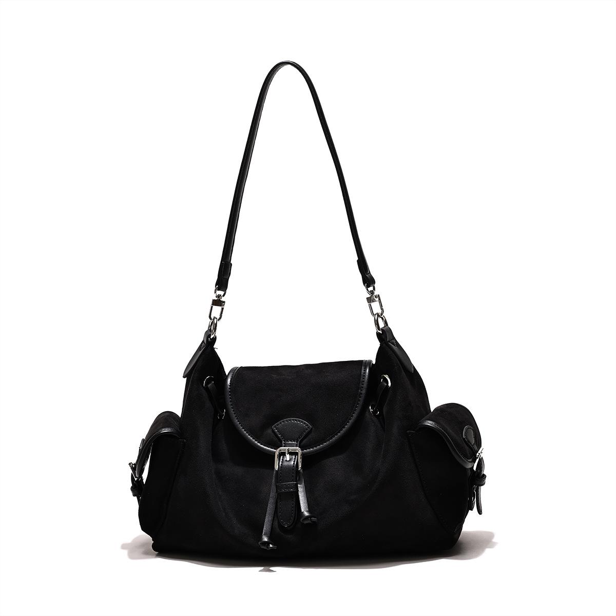 New stylish single-shoulder underarm bag, niche high-end large-capacity biker handbag for women, vintage crossbody tote bag 33*12*20CM чёрный
New stylish single-shoulder underarm bag, niche high-end large-capacity biker handbag for women, vintage crossbody tote bag 33*12*20CM чёрный