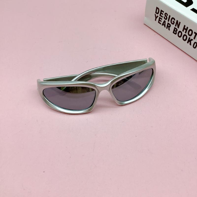 New Kids Polarized Sunglasses Cute Children s Sports Y2k Sun Glasses Children Riding Hiking Protection Glasses UV400 Eyewear As shown in the figu
New Kids Polarized Sunglasses Cute Children s Sports Y2k Sun Glasses Children Riding Hiking Protection Glasses UV400 Eyewear As shown in the figu
