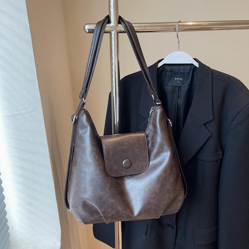 Рюкзак для щоденних поїздок великої місткості, Сумка-тоут через плече without pendant кавовий
Рюкзак для щоденних поїздок великої місткості, Сумка-тоут через плече without pendant кавовий