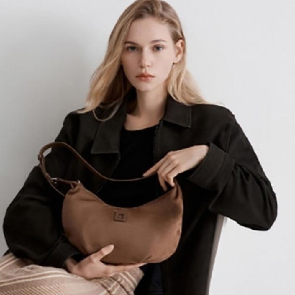 Rouge Lounge Neogeo Cross Shoulder Suede Ra2f9abg483wde Single option
Rouge Lounge Neogeo Cross Shoulder Suede Ra2f9abg483wde Single option