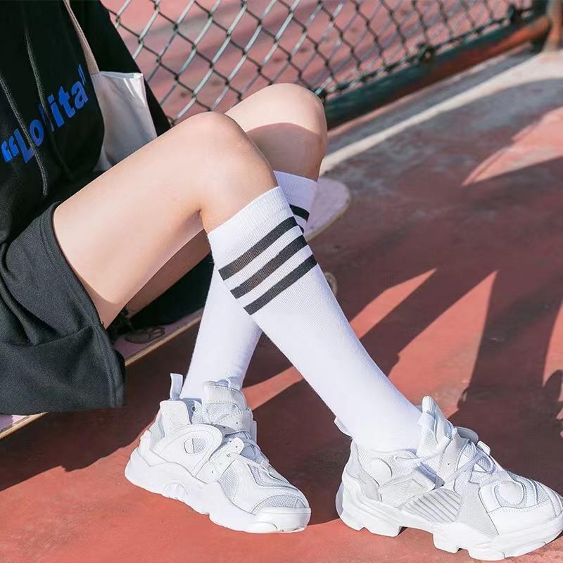 New Men/Women 3 Three Stripes Cotton Socks Retro Old School Skate Long Short White Black Winter Cool One Size
New Men/Women 3 Three Stripes Cotton Socks Retro Old School Skate Long Short White Black Winter Cool One Size