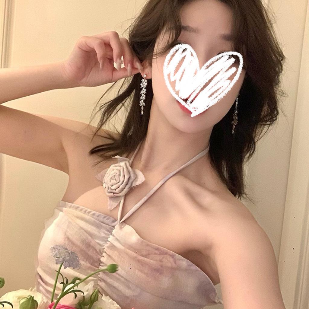 Light summer dinner zircon fringed earrings women s new popular high-end earrings light luxury niche fringed earrings
Light summer dinner zircon fringed earrings women s new popular high-end earrings light luxury niche fringed earrings