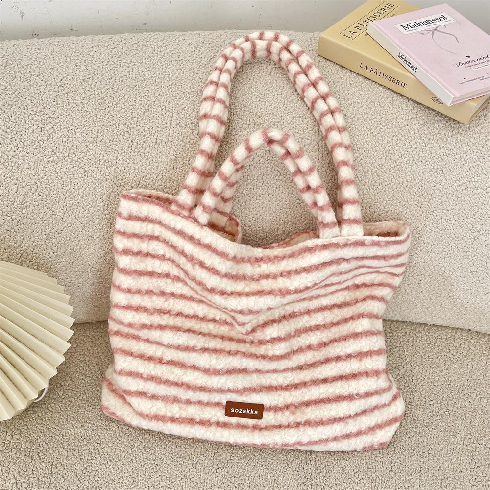 Fall Winter Simple Stripes Faux Lamb Wool Women s Shoulder Bags Casual Furry Female Handbag Large Capacity Ladies Shopping Bag розовый
Fall Winter Simple Stripes Faux Lamb Wool Women s Shoulder Bags Casual Furry Female Handbag Large Capacity Ladies Shopping Bag розовый