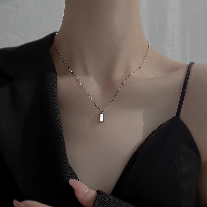 Серебро 925 пробы, маленькое колье из золотых слитков, ниша, легкая роскошь, цепочка на ключицу для пожилых людей
Серебро 925 пробы, маленькое колье из золотых слитков, ниша, легкая роскошь, цепочка на ключицу для пожилых людей