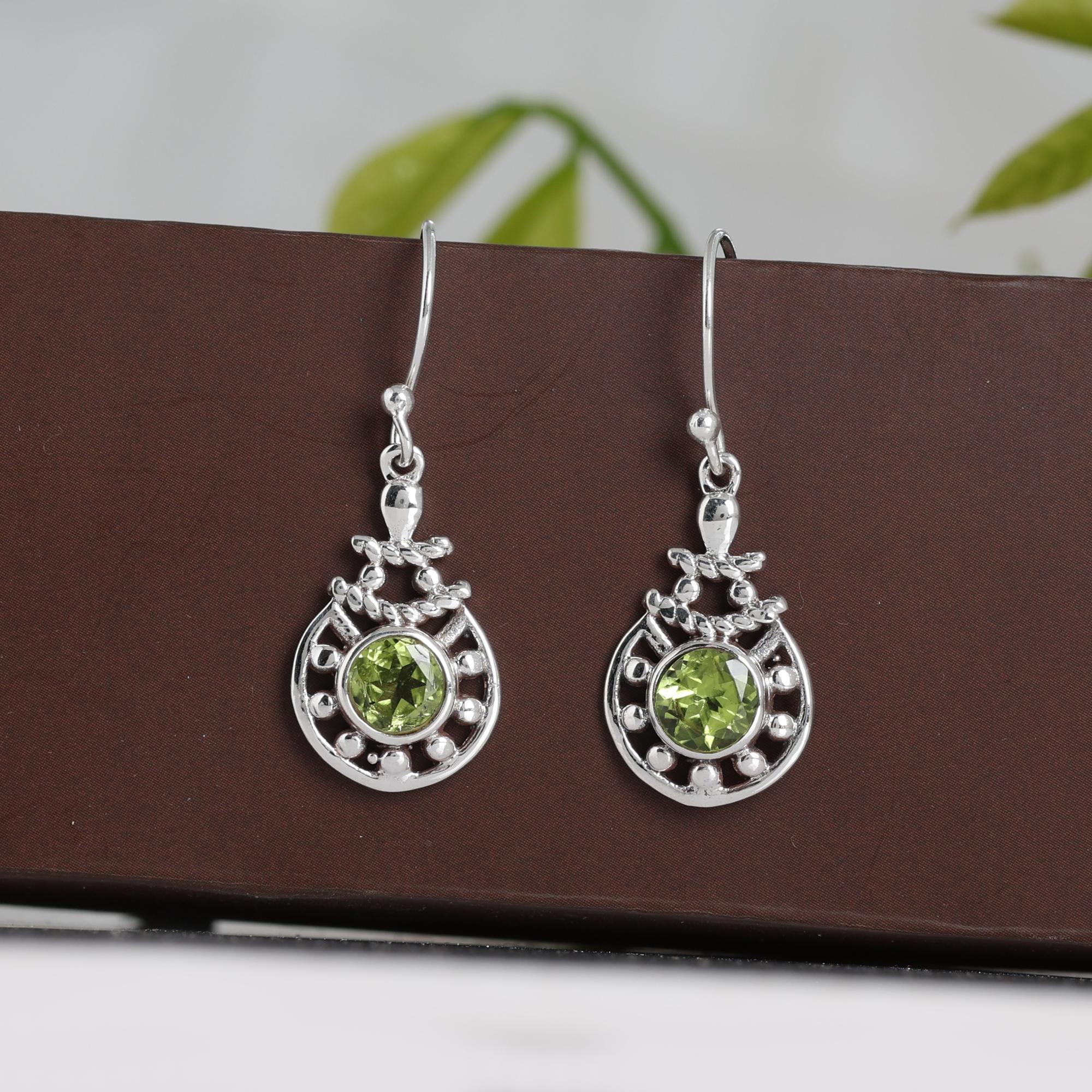 Peridot Silver Earring, August Birthstone Earring, 925 Sterling Silver Handmade Jewelry, Gif For Her, Women Jewelry зелёный
Peridot Silver Earring, August Birthstone Earring, 925 Sterling Silver Handmade Jewelry, Gif For Her, Women Jewelry зелёный