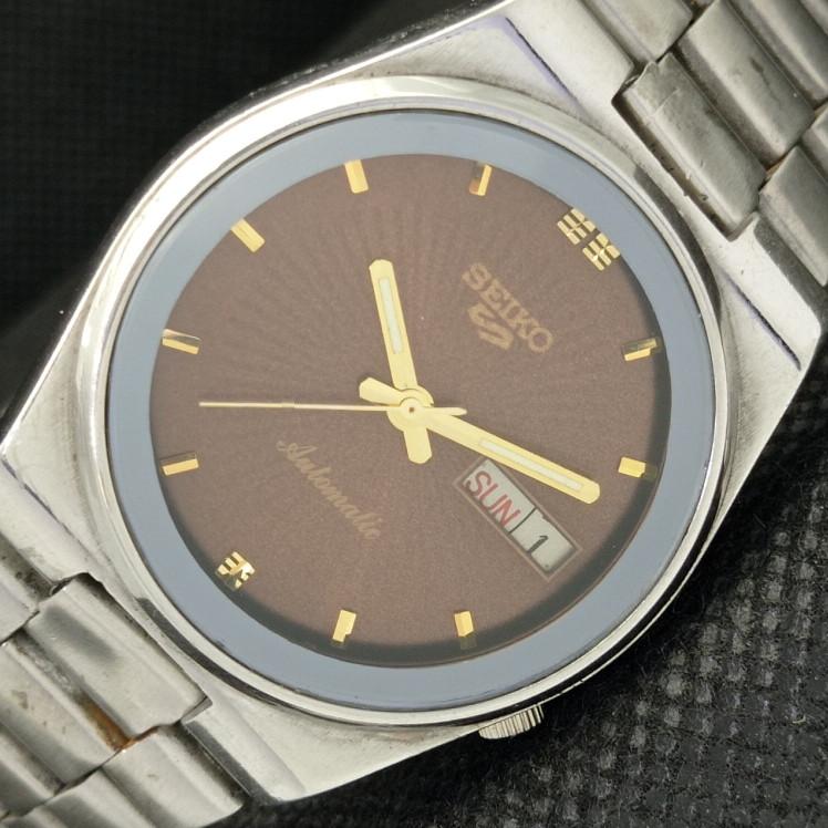 USED VINTAGE SEIKO 5 AUTOMATIC 7019A JAPAN MENS BROWN WATCH 608c-a315518-9 SKU608c-a315518
USED VINTAGE SEIKO 5 AUTOMATIC 7019A JAPAN MENS BROWN WATCH 608c-a315518-9 SKU608c-a315518