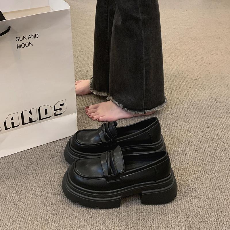 Muffin thick sole heightening women s 2025 new spring and autumn one-pedal wind small leather shoes retro single shoes 40
Muffin thick sole heightening women s 2025 new spring and autumn one-pedal wind small leather shoes retro single shoes 40