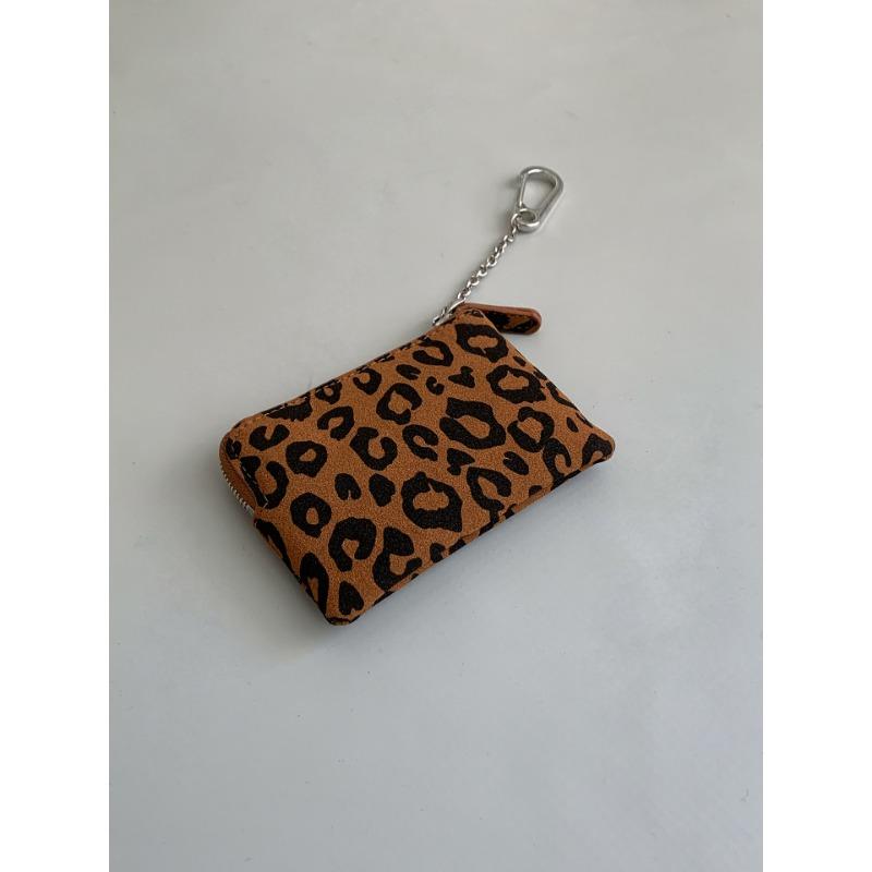 Замшевая мини-сумка с леопардовым принтом, нишевая милая сумочка для помады и мелочи, модная цепочка-подвеска, замшевая сумка для женщин
Замшевая мини-сумка с леопардовым принтом, нишевая милая сумочка для помады и мелочи, модная цепочка-подвеска, замшевая сумка для женщин