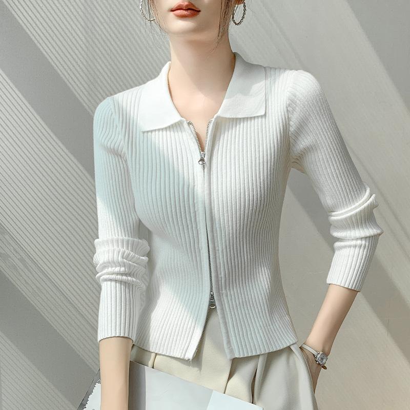 Вязаный кардиган с лацканами, новинка начала осени, облегающий топ с длинными рукавами и узкими лацканами, свитер на молнии, короткое пальто женское one size fits all белый
Вязаный кардиган с лацканами, новинка начала осени, облегающий топ с длинными рукавами и узкими лацканами, свитер на молнии, короткое пальто женское one size fits all белый