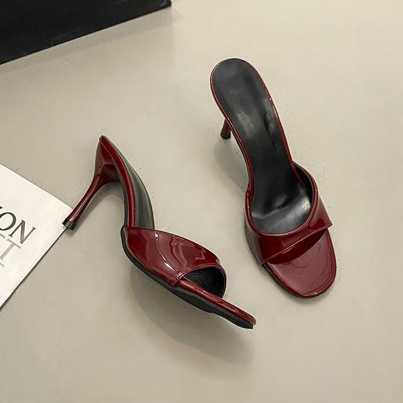 Open-toed pointed high heels 2025 spring and summer new women s stiletto one-word drag patent leather sexy black outer cool slippers 40
Open-toed pointed high heels 2025 spring and summer new women s stiletto one-word drag patent leather sexy black outer cool slippers 40