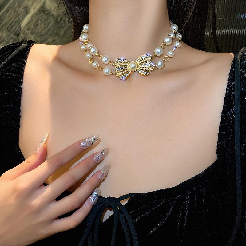 Retro Court Style Double Layer Pearl & Diamond Necklace - Elegant Choker for Women
Retro Court Style Double Layer Pearl & Diamond Necklace - Elegant Choker for Women