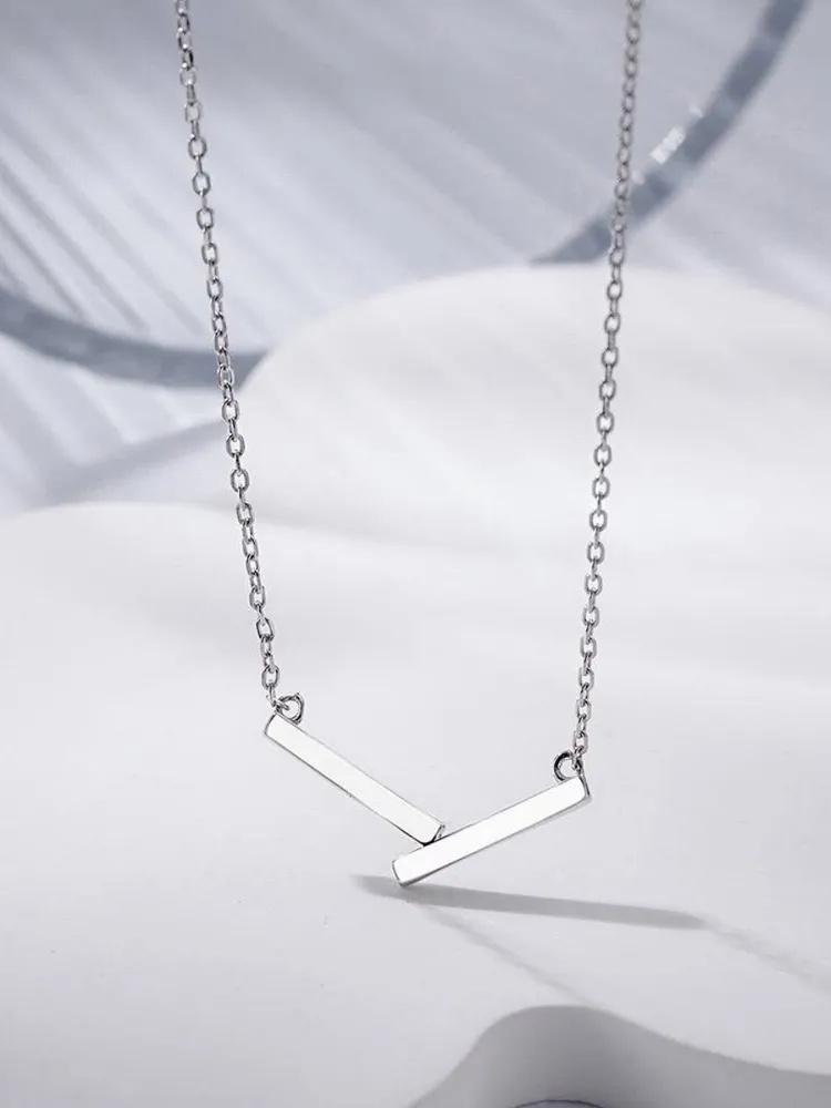 Minimalist Geometric Bar Pendant Necklace Simple Chain Jewelry for Everyday Wear Modern Linear Design for Women and Men One Size срібний
Minimalist Geometric Bar Pendant Necklace Simple Chain Jewelry for Everyday Wear Modern Linear Design for Women and Men One Size срібний
