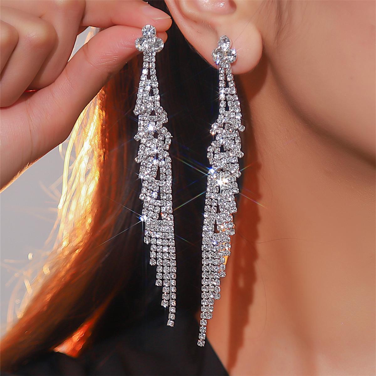 European & American Zircon Tassel Earrings: Shiny Bridal Jewelry Accessories for Women серебряный
European & American Zircon Tassel Earrings: Shiny Bridal Jewelry Accessories for Women серебряный