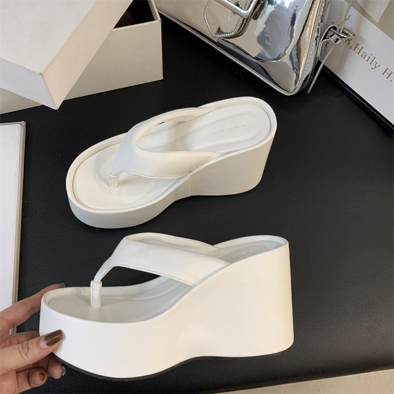 High-heeled 8CM women s padded flip-flops 2025 summer wear seaside beach shoes thick-soled slope-heeled cool slippers 35
High-heeled 8CM women s padded flip-flops 2025 summer wear seaside beach shoes thick-soled slope-heeled cool slippers 35