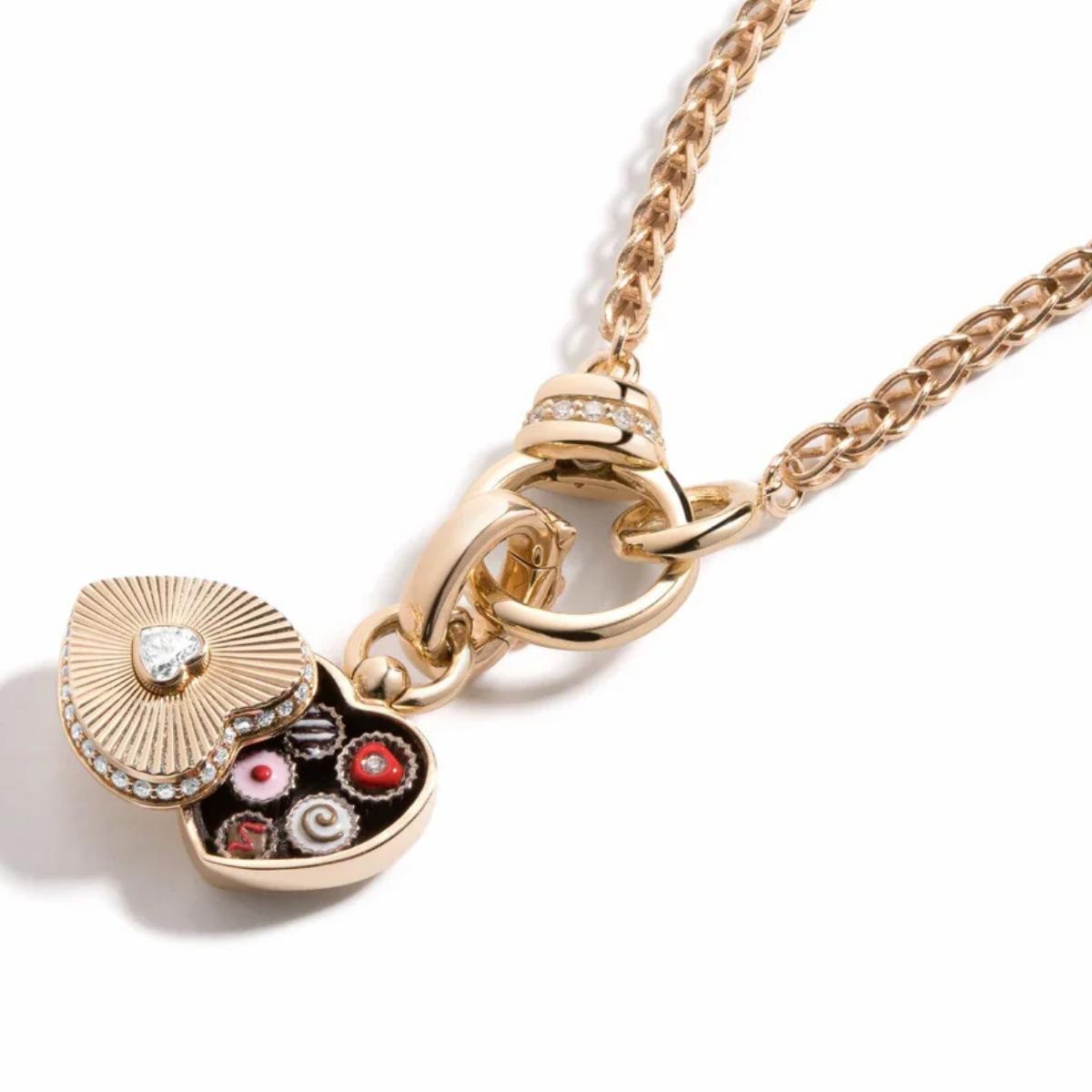 Love Opening And Closing Necklace Diamond-Encrusted Gold Chain Built-In Dessert Romantic Tibetan Fun Photo Album Light Luxury Neck Chain Women
Love Opening And Closing Necklace Diamond-Encrusted Gold Chain Built-In Dessert Romantic Tibetan Fun Photo Album Light Luxury Neck Chain Women