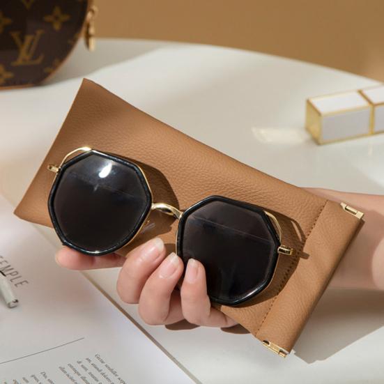 Yousheng Glasses Storage Bag Automatic Closing Waterproof Faux Leather Portable Solid Color Sunglasses Store Pouch Outdoor Travel Spectacles Organizer
Yousheng Glasses Storage Bag Automatic Closing Waterproof Faux Leather Portable Solid Color Sunglasses Store Pouch Outdoor Travel Spectacles Organizer
