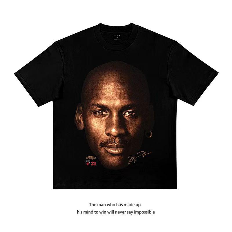 Футболка летняя с коротким рукавом для баскетбола с тремя мячами American Star для мальчиков и девочек с изображением Джеймса Карри Моранта Оуэна и круглой горловиной из хлопка
Футболка летняя с коротким рукавом для баскетбола с тремя мячами American Star для мальчиков и девочек с изображением Джеймса Карри Моранта Оуэна и круглой горловиной из хлопка