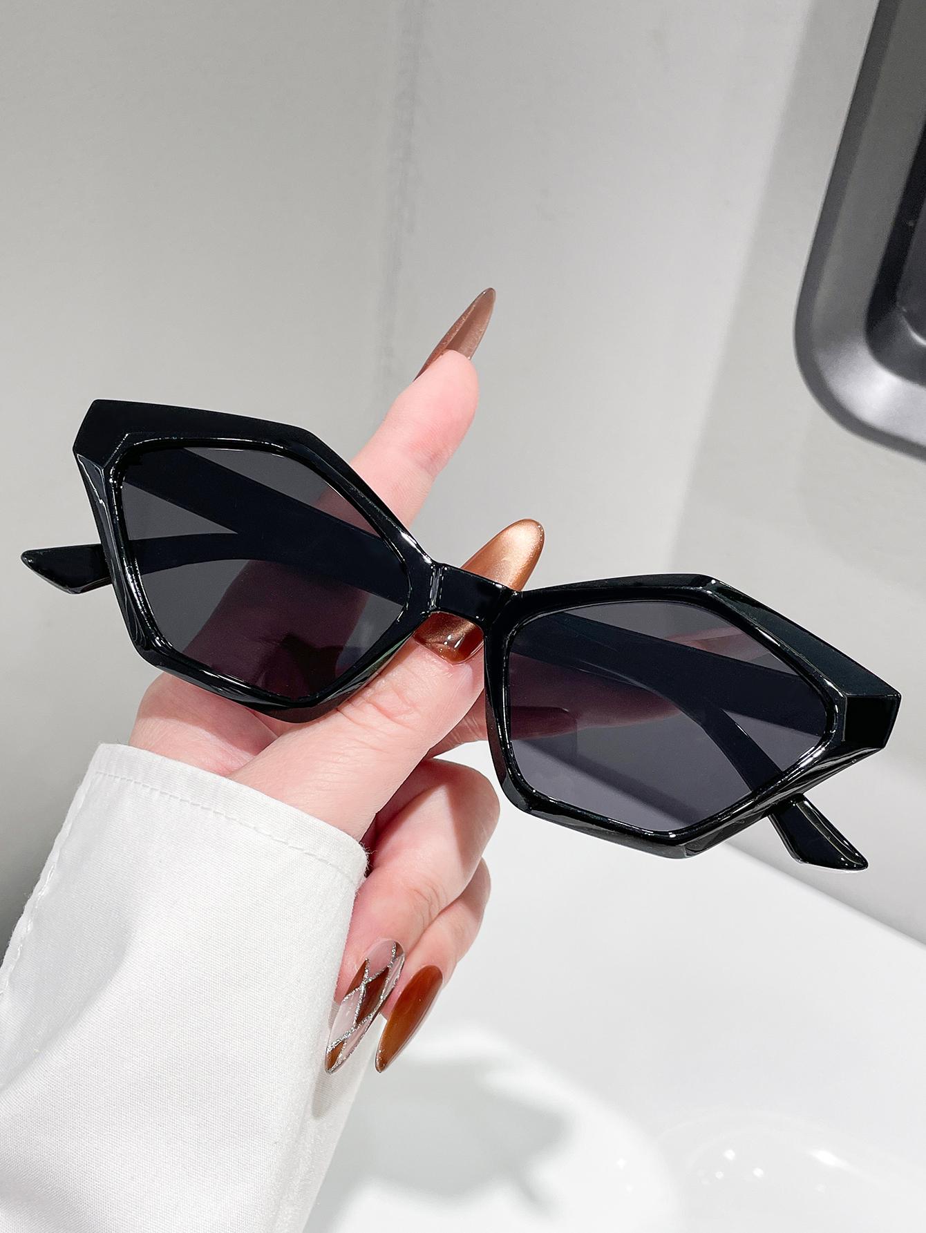 Unisex Simple Retro Solid Color Fashion Glasses Suitable for Daily Wear And Driving - Versatile Minimalist Eyewear чёрный
Unisex Simple Retro Solid Color Fashion Glasses Suitable for Daily Wear And Driving - Versatile Minimalist Eyewear чёрный