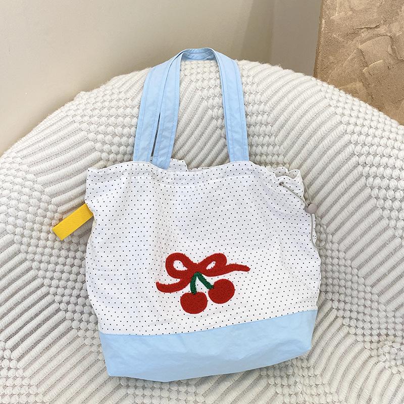 Embroidery Cherry Women s Shoulder Bag Retro Dot Female Drawstring Handbags Large Capacity Ladies Foldable Tote Shopping Bags
Embroidery Cherry Women s Shoulder Bag Retro Dot Female Drawstring Handbags Large Capacity Ladies Foldable Tote Shopping Bags
