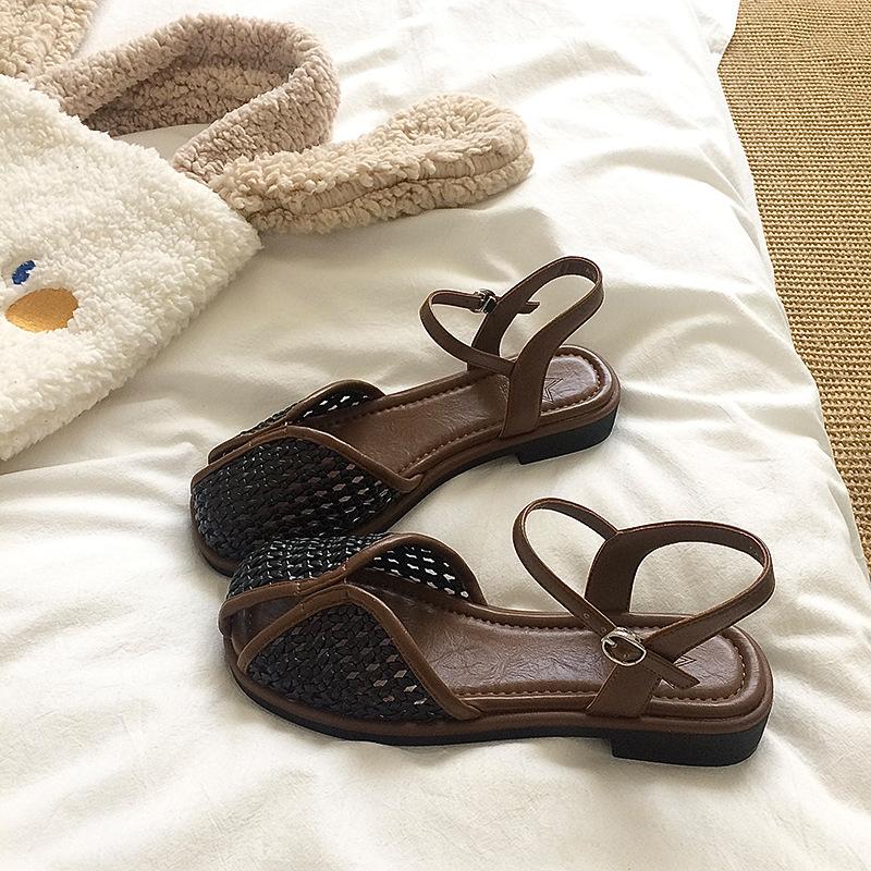 2025 summer new woven hollow bag head sandals women wear versatile hole shoes breathable one-word buckle sandals 40
2025 summer new woven hollow bag head sandals women wear versatile hole shoes breathable one-word buckle sandals 40