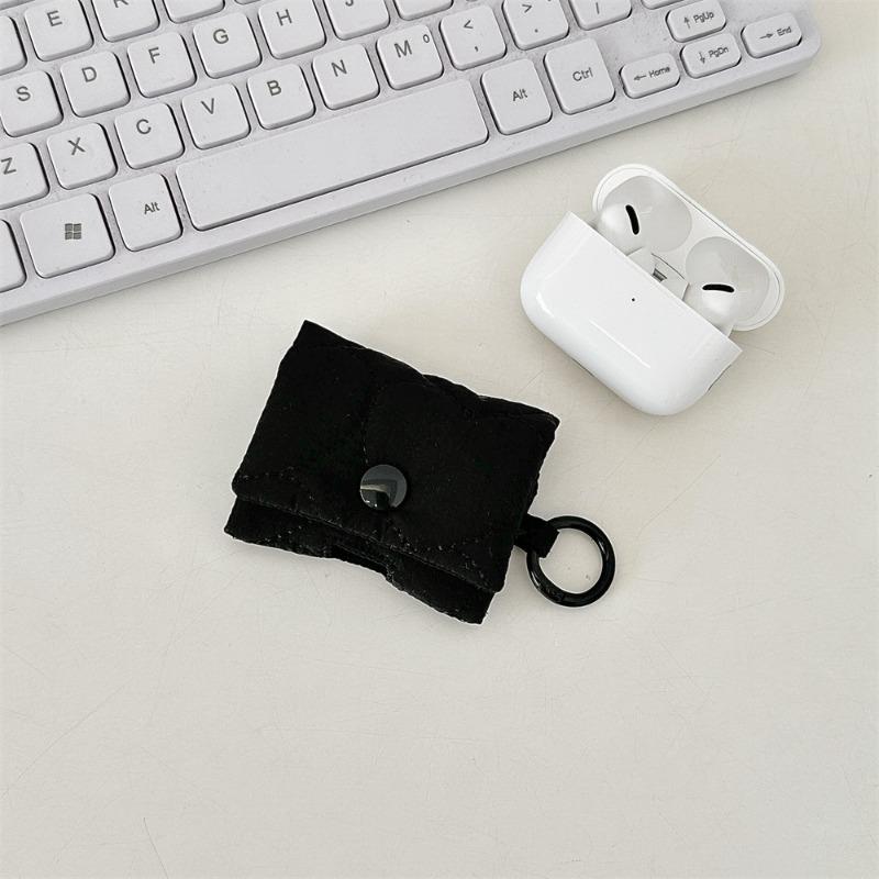 41261 new model is suitable for apple AirPods bluetooth headset bag cute headset storage protection soft case чорний
41261 new model is suitable for apple AirPods bluetooth headset bag cute headset storage protection soft case чорний