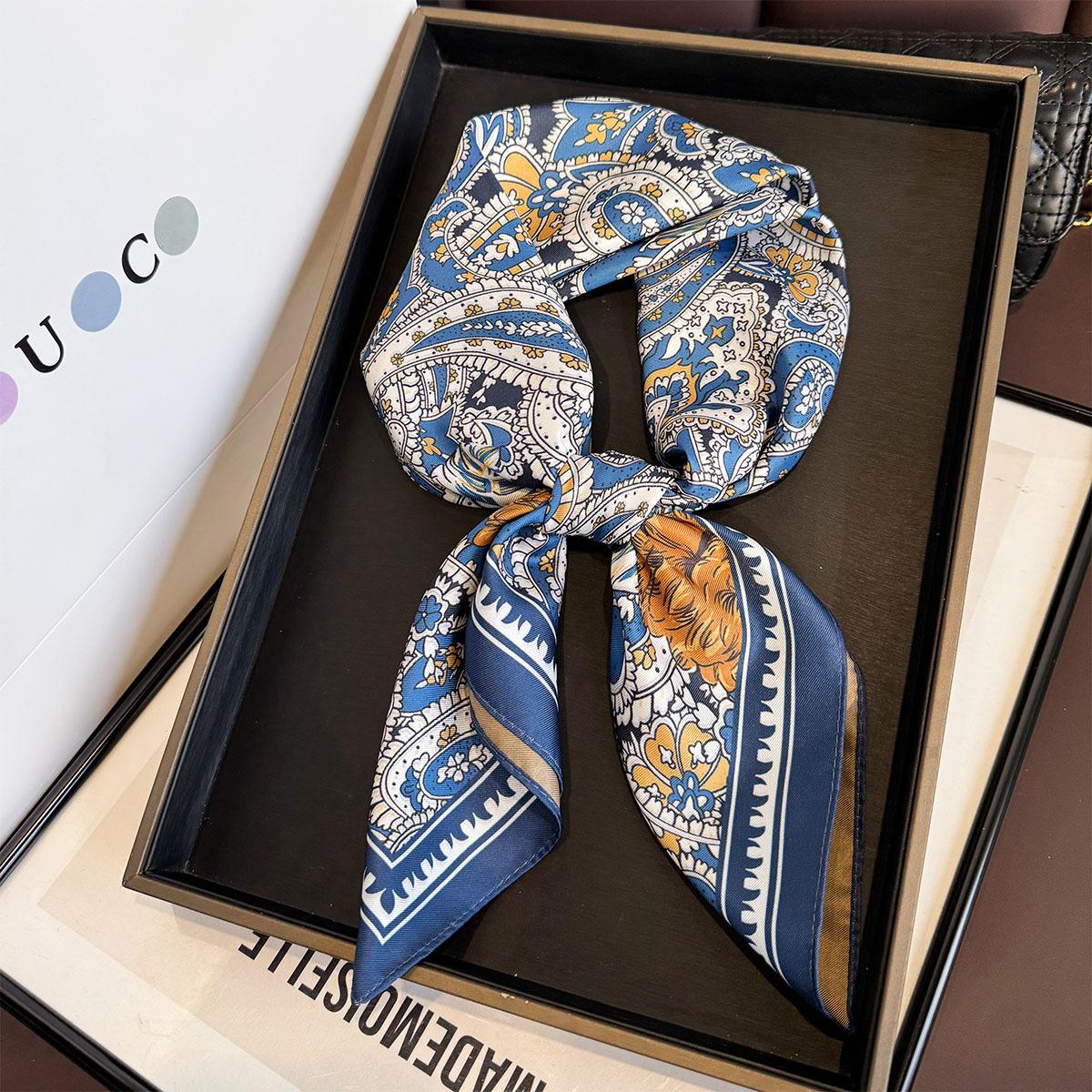 70Cm Double-Sided Splicing Silk Scarf Fashion Women Print Design Small Square Scarf Hairband Neckerchief Bandana One Size
70Cm Double-Sided Splicing Silk Scarf Fashion Women Print Design Small Square Scarf Hairband Neckerchief Bandana One Size