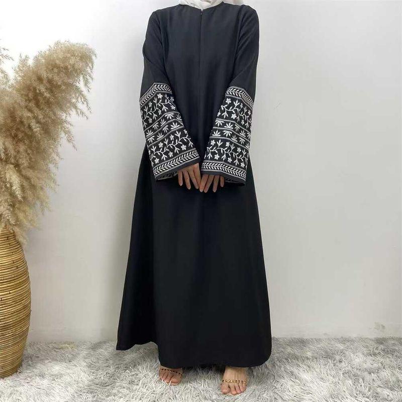 New Middle East Dubai Elegant Embroidered Front Zipper Robe Dress Zipper Embroidered Dress Black 2XL
New Middle East Dubai Elegant Embroidered Front Zipper Robe Dress Zipper Embroidered Dress Black 2XL